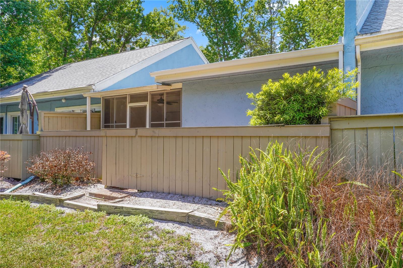 Image 32 of 44 For 704 Glasgow Court 704