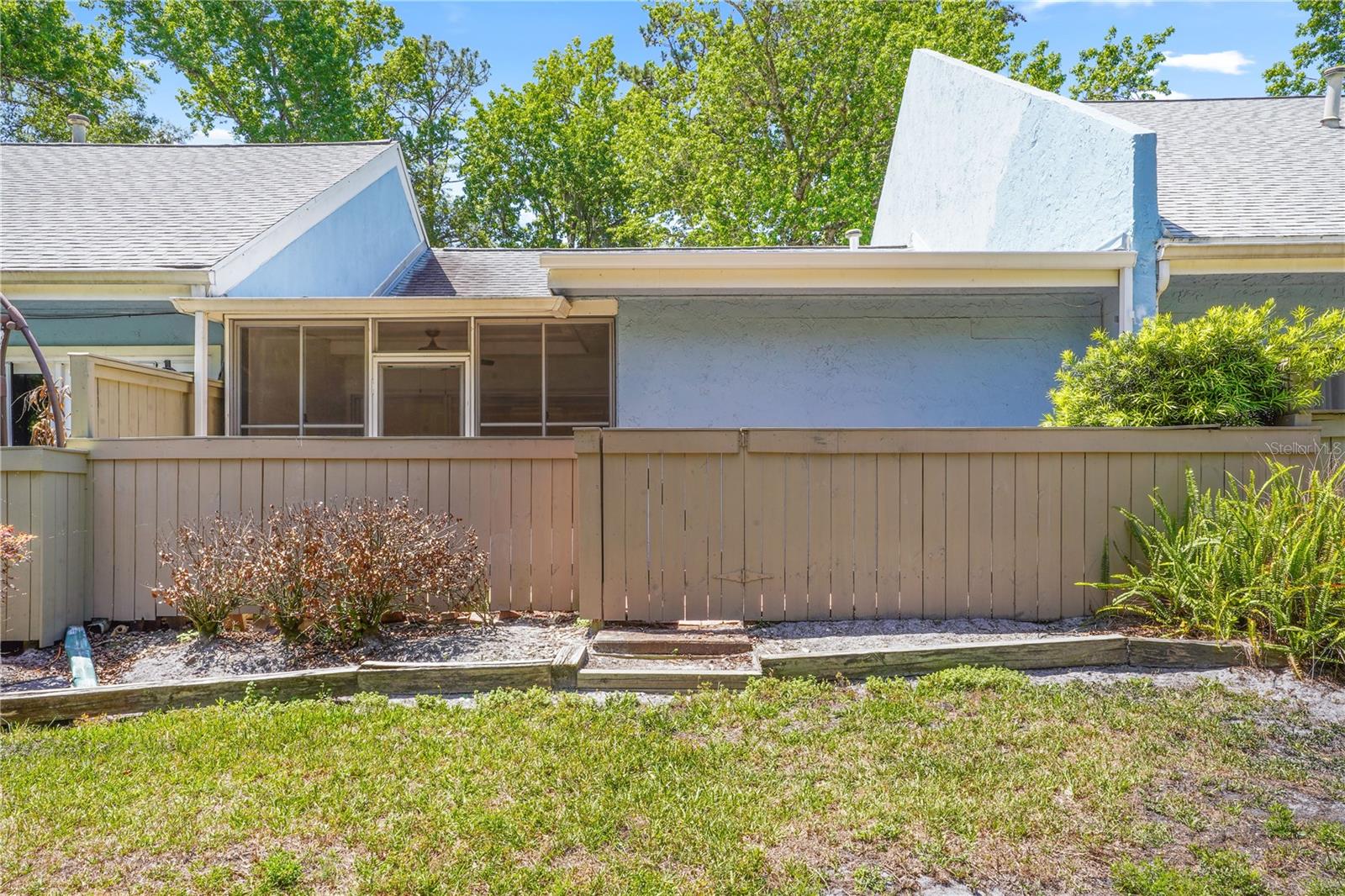 Image 33 of 44 For 704 Glasgow Court 704