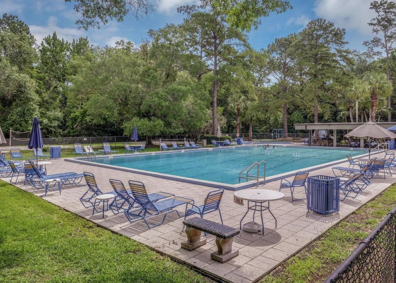 Image 42 of 44 For 704 Glasgow Court 704