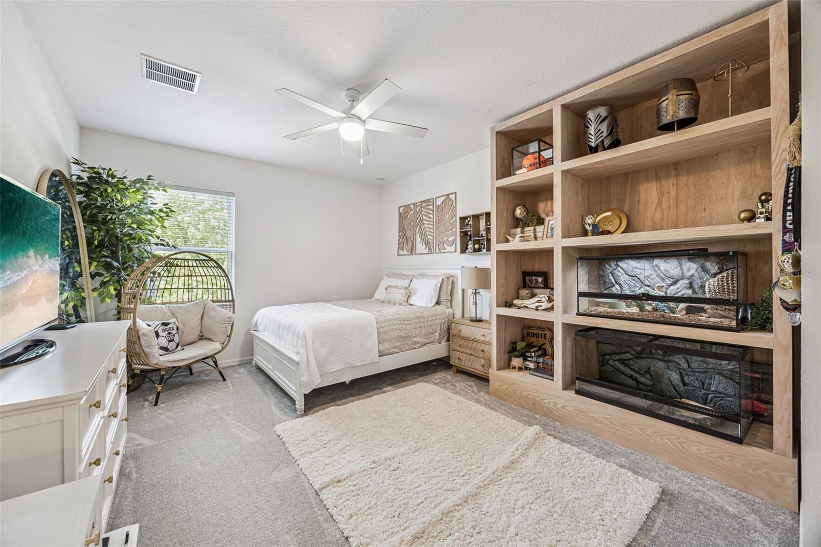 Image 18 of 83 For 4023 Oakrise Loop