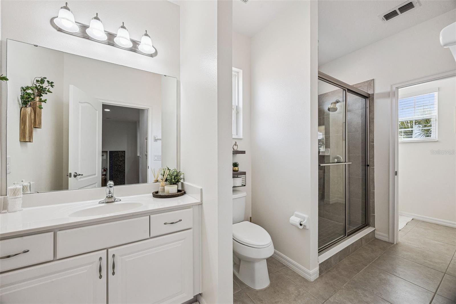 Image 25 of 83 For 4023 Oakrise Loop