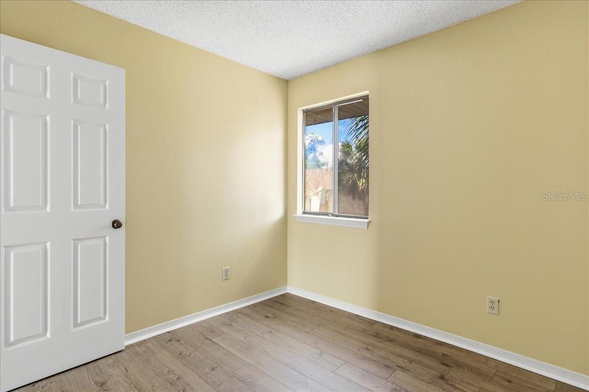 Image 19 of 37 For 1412 Oak Place B