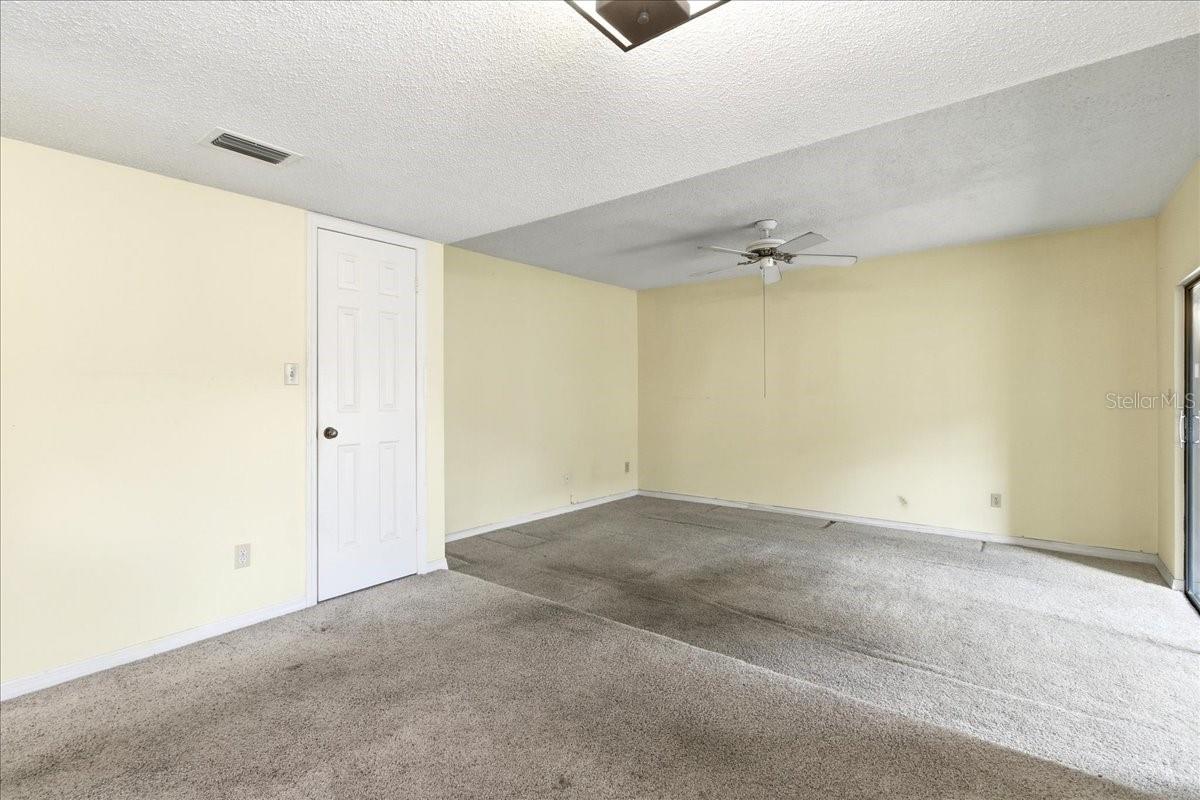 Image 8 of 37 For 1412 Oak Place B