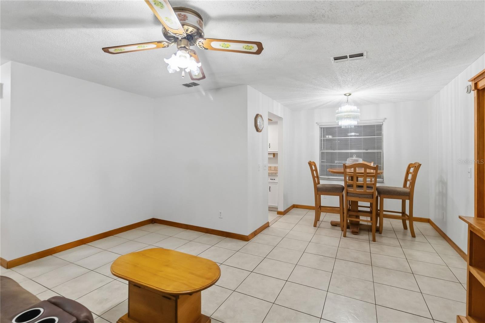 Image 9 of 46 For 1719 Juniper Circle