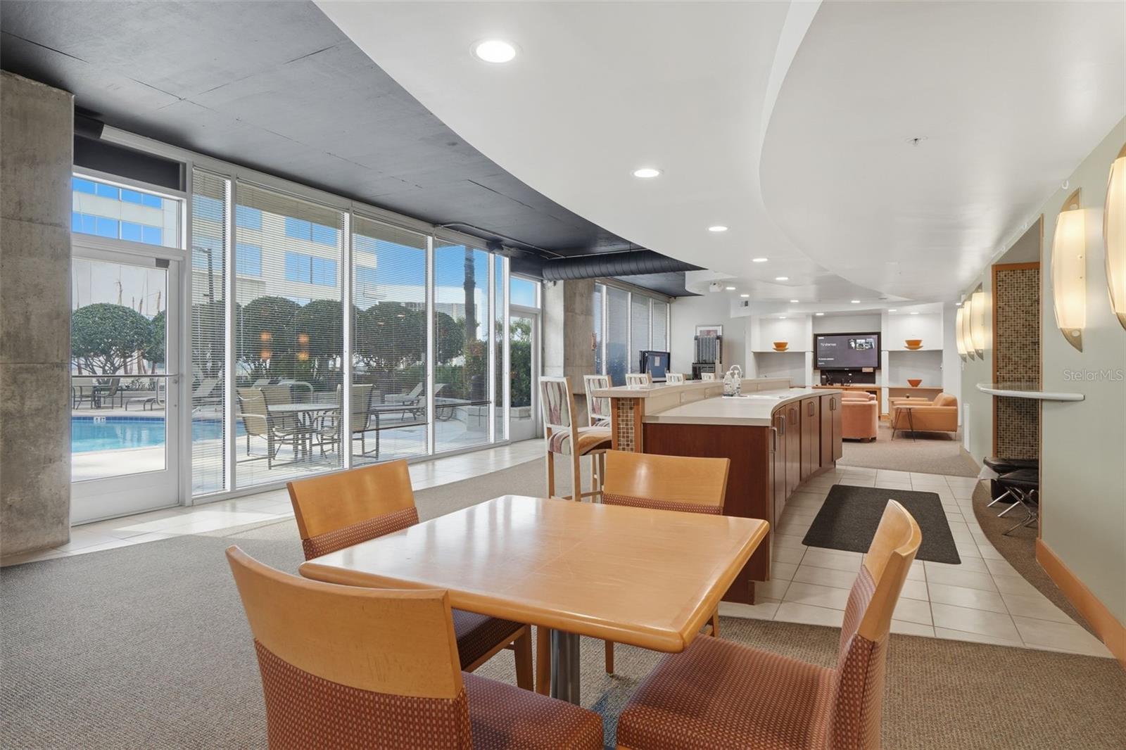 Image 12 of 36 For 155 Court Avenue 1107