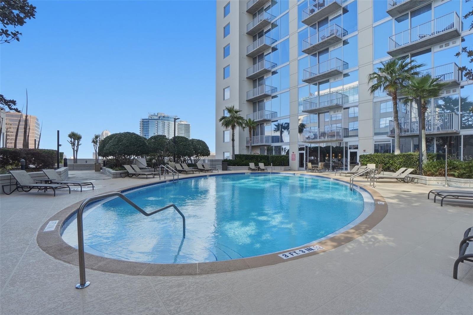 Image 13 of 36 For 155 Court Avenue 1107