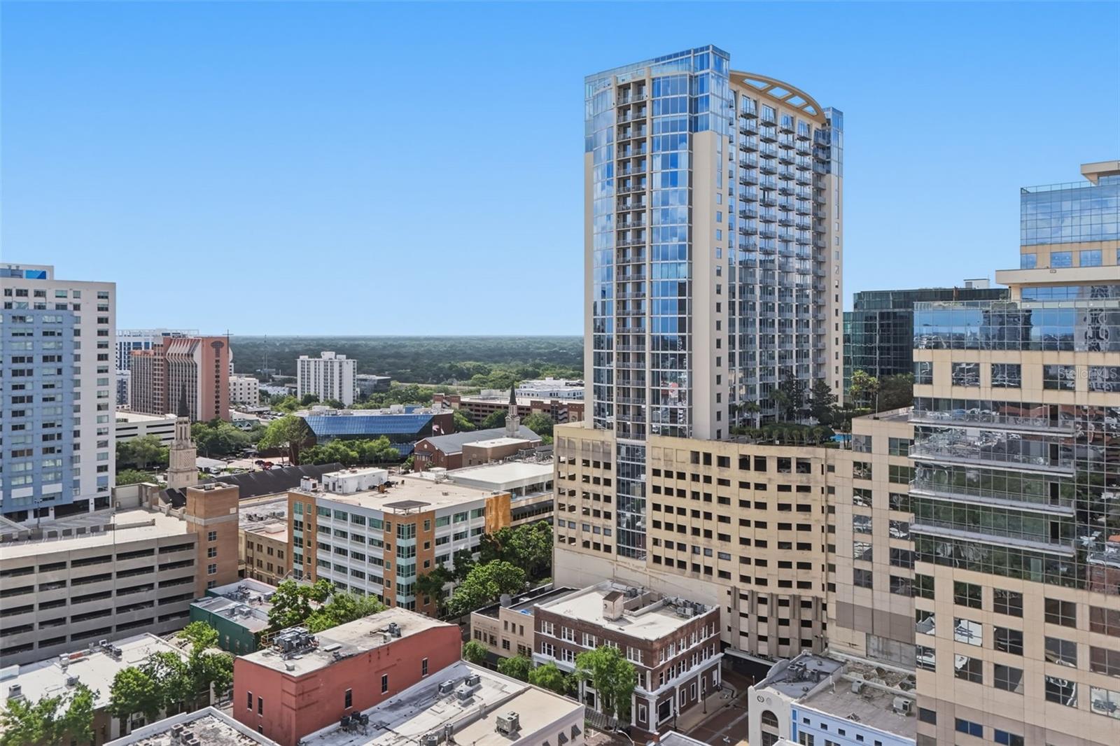 Image 16 of 36 For 155 Court Avenue 1107