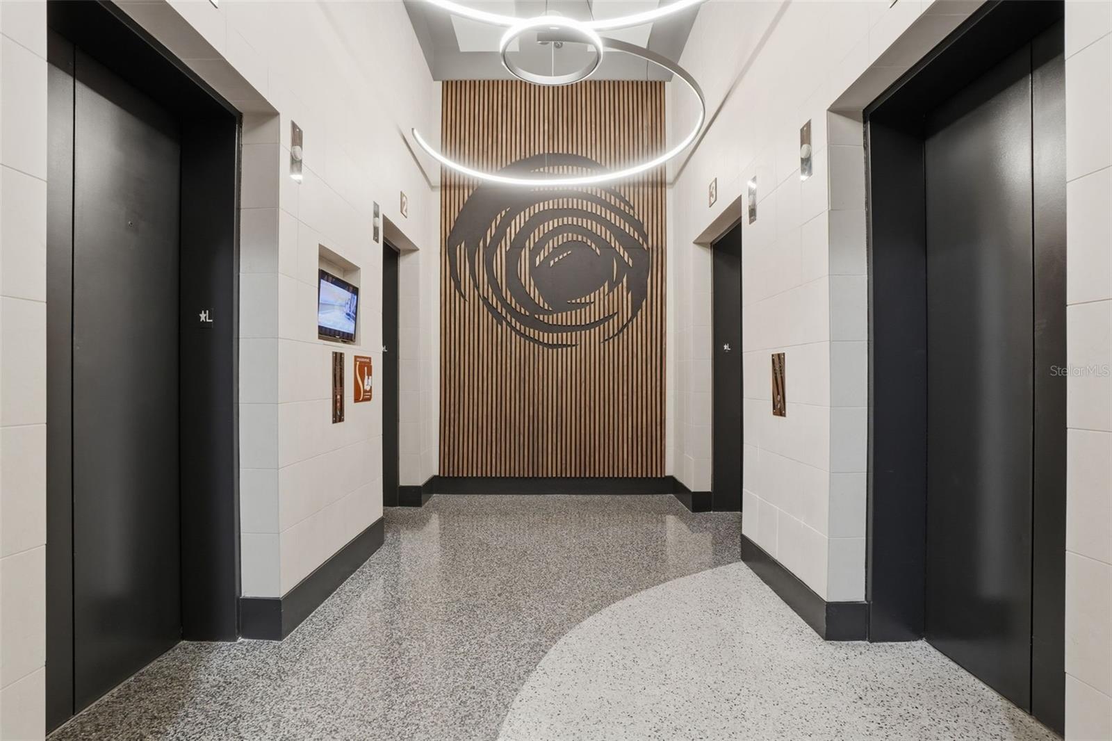 Image 19 of 36 For 155 Court Avenue 1107