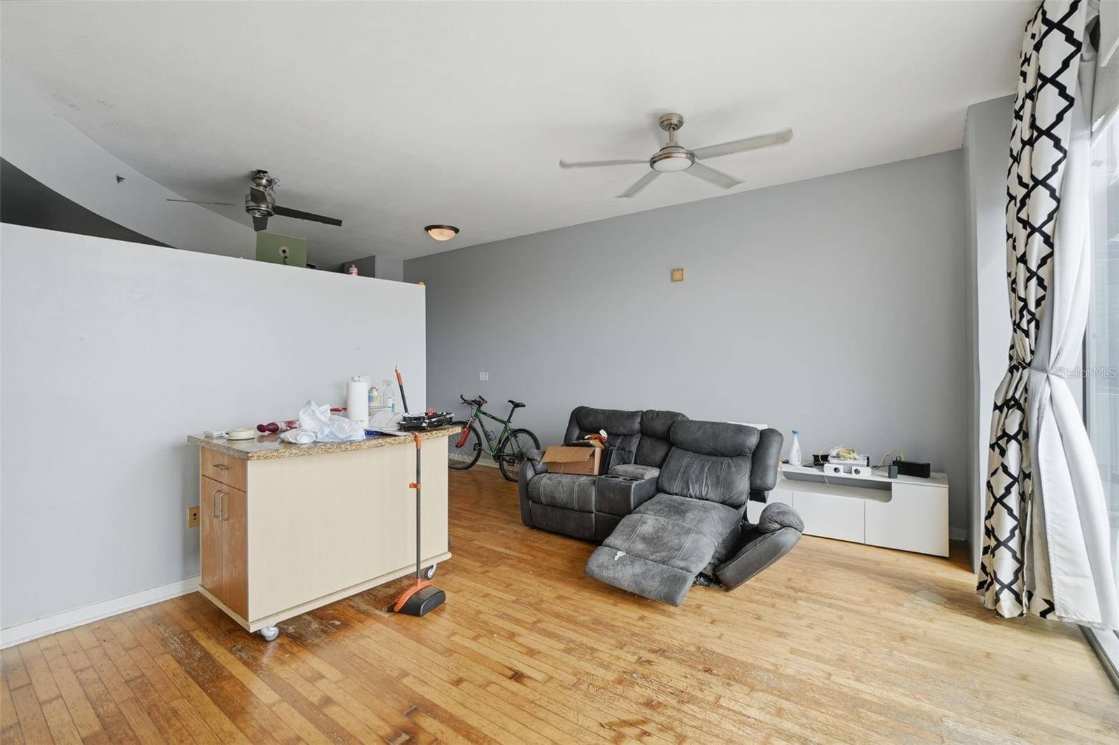 Image 28 of 36 For 155 Court Avenue 1107