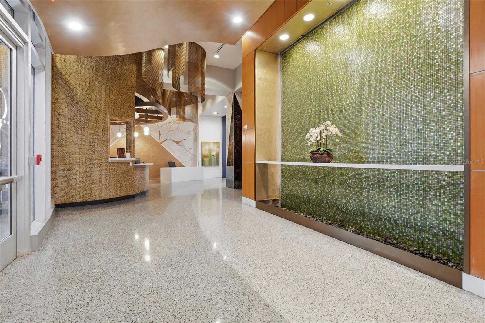 Image 9 of 36 For 155 Court Avenue 1107