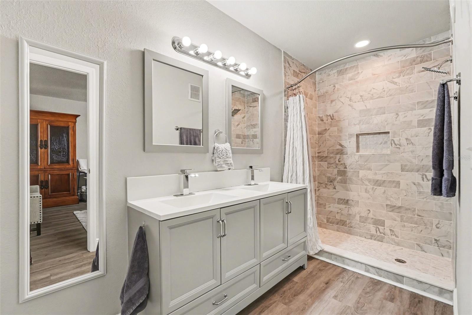 Image 14 of 27 For 604 Pennsylvania Avenue