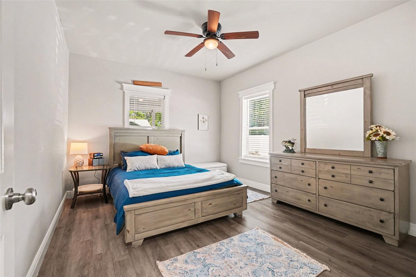 Image 15 of 27 For 604 Pennsylvania Avenue