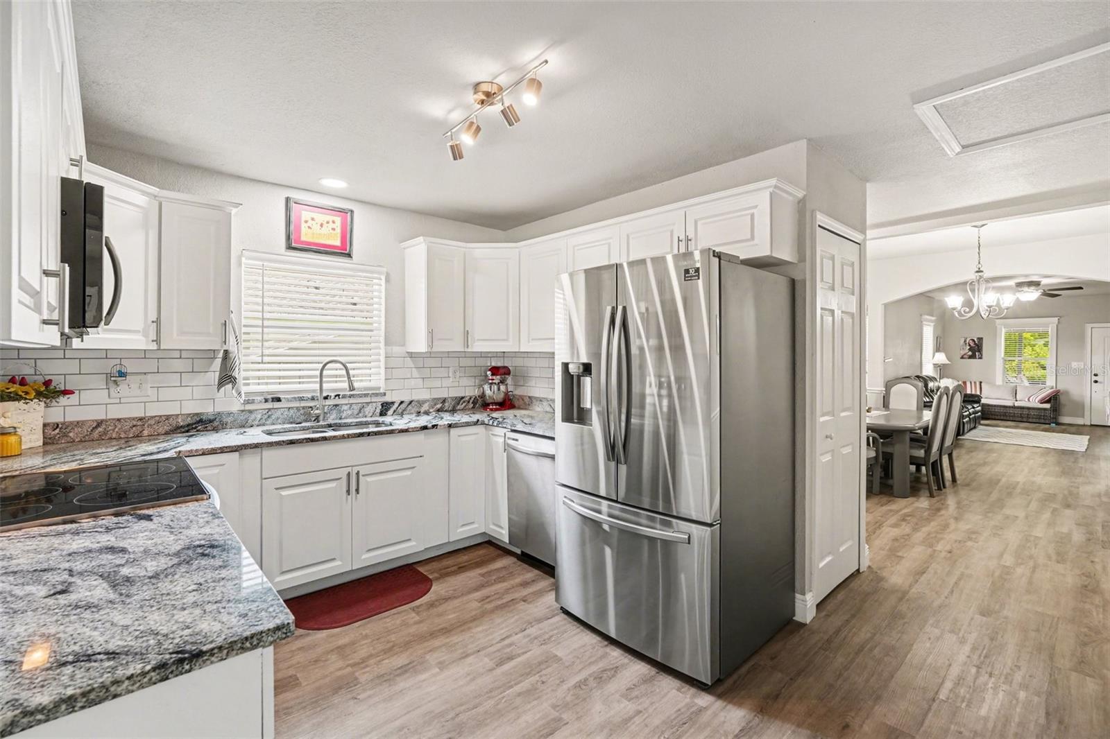 Image 3 of 27 For 604 Pennsylvania Avenue