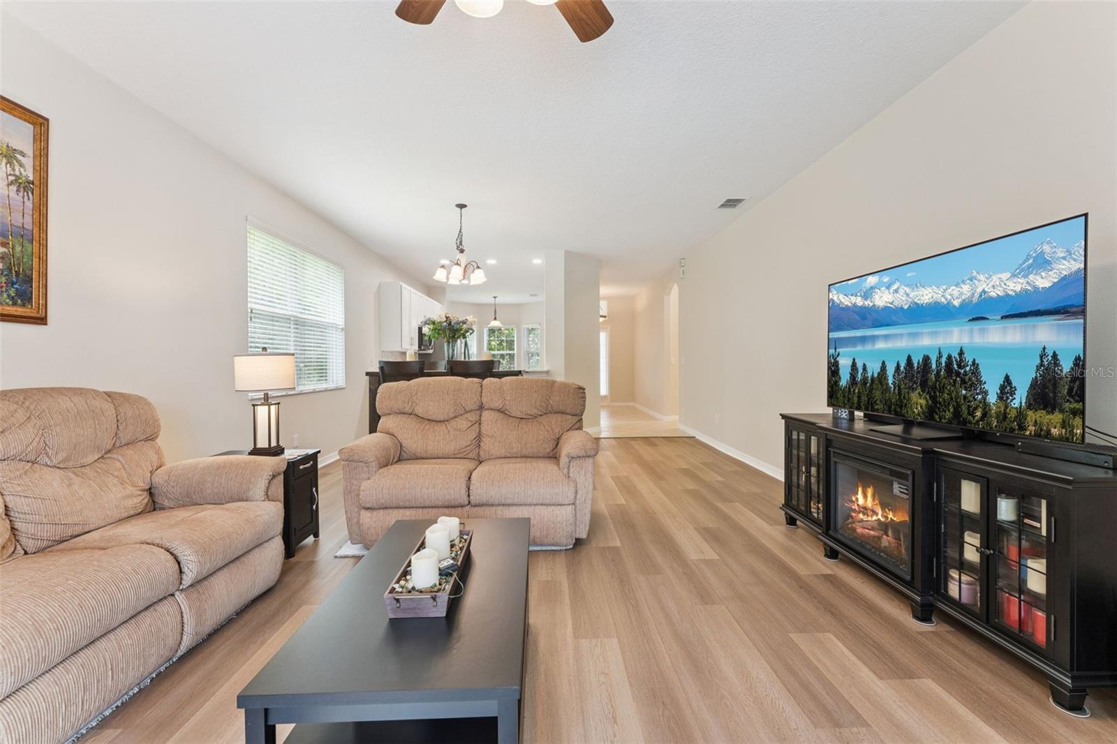 Image 10 of 37 For 1175 Newberg Court