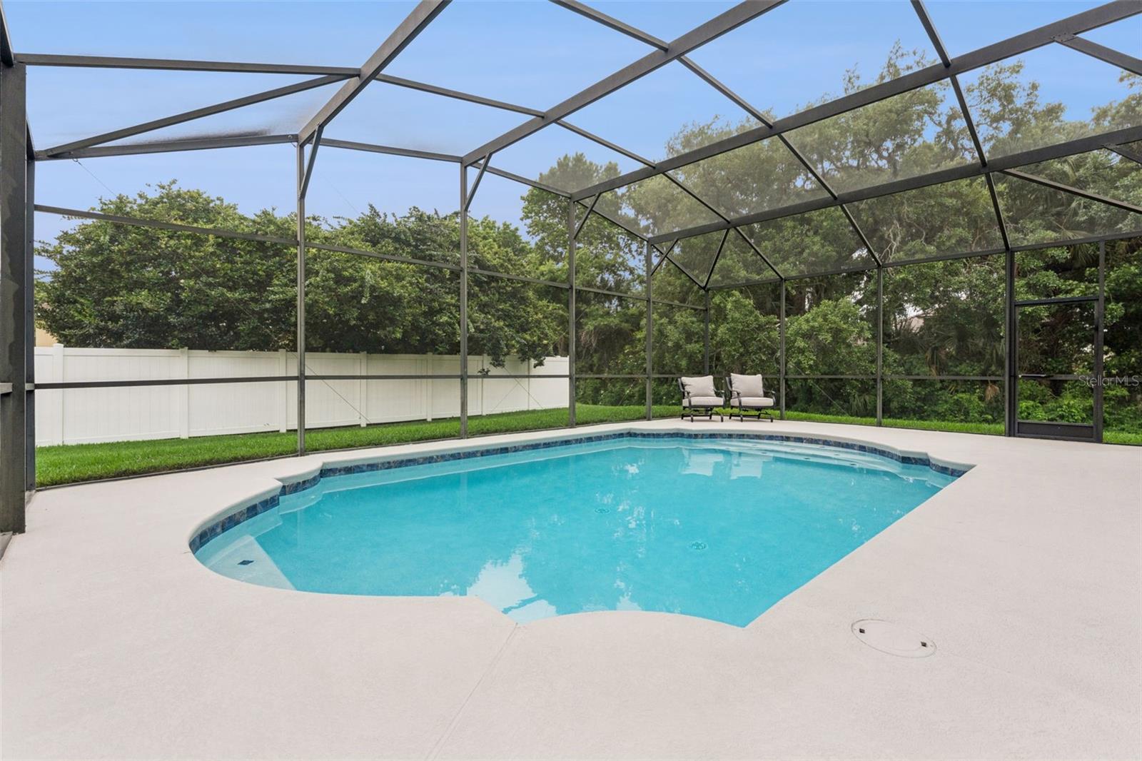 Image 23 of 37 For 1175 Newberg Court