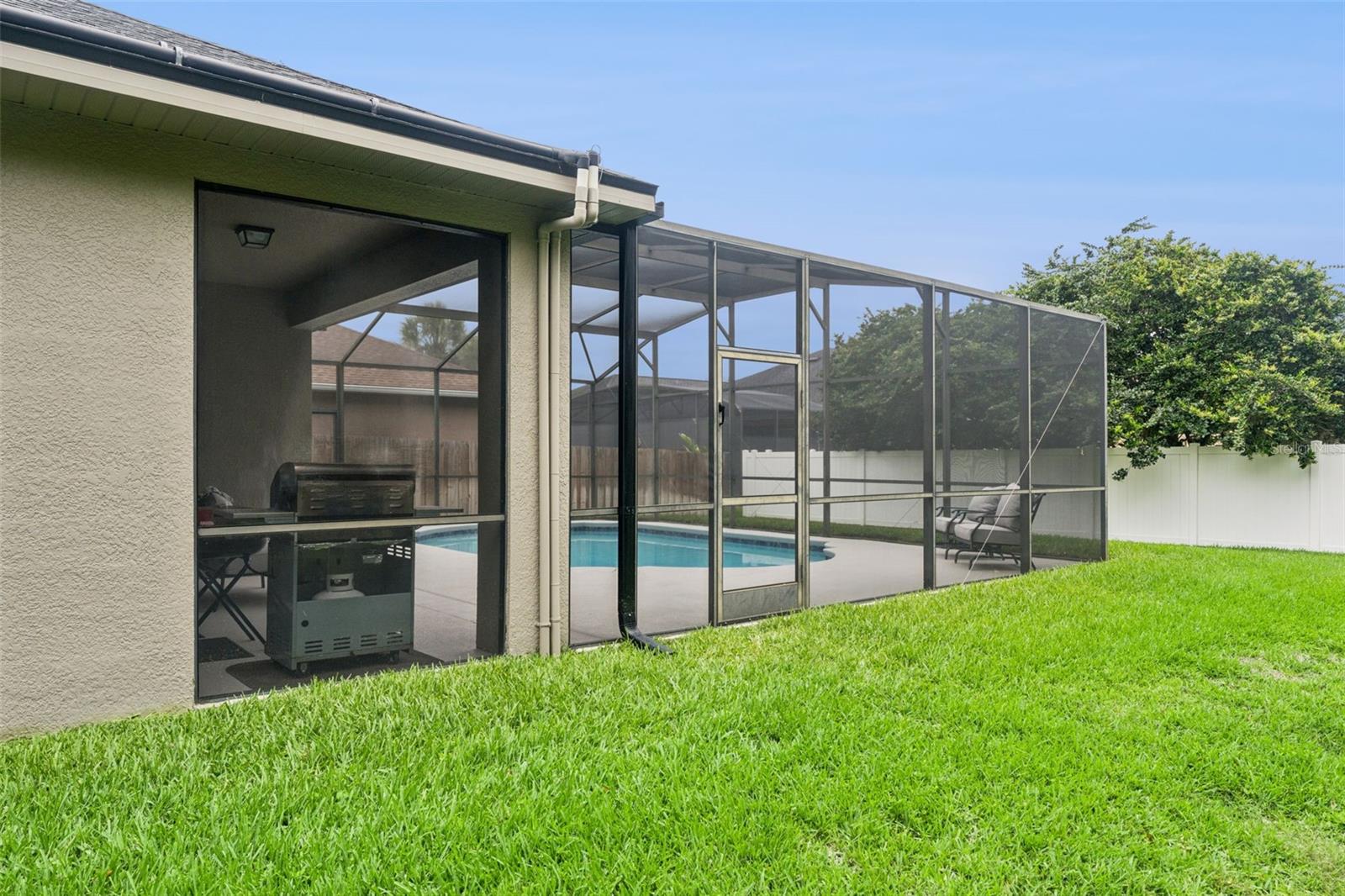 Image 29 of 37 For 1175 Newberg Court