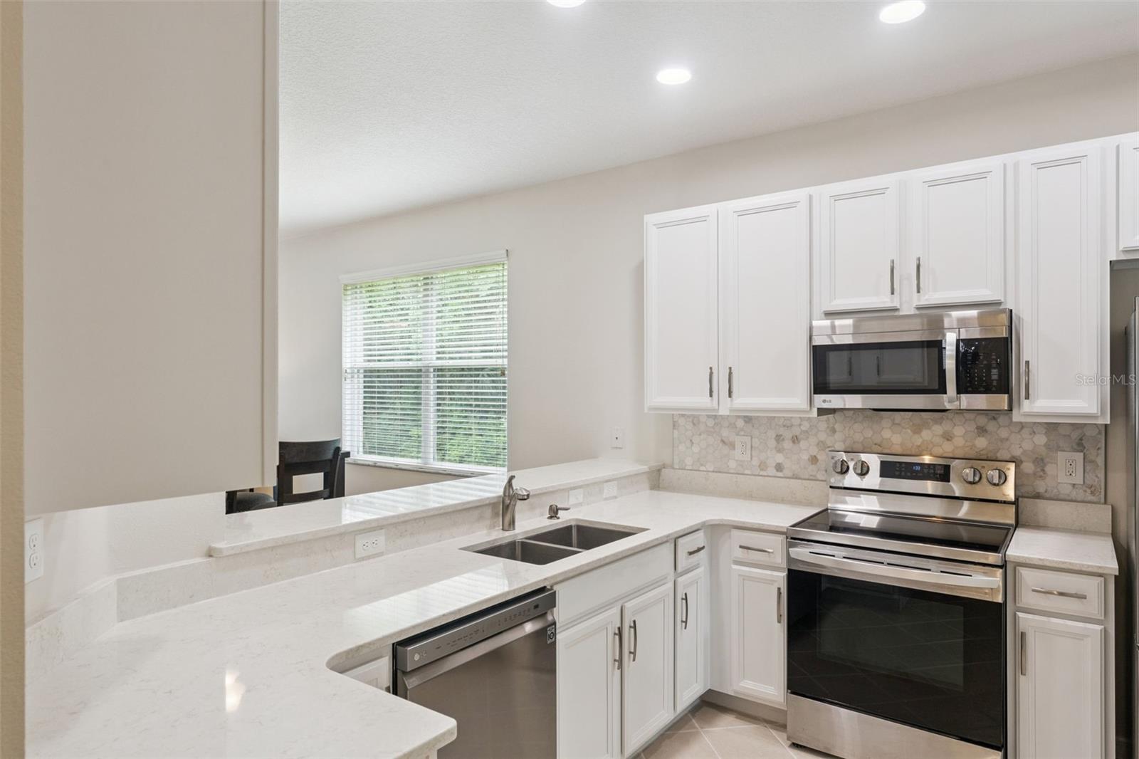 Image 6 of 37 For 1175 Newberg Court