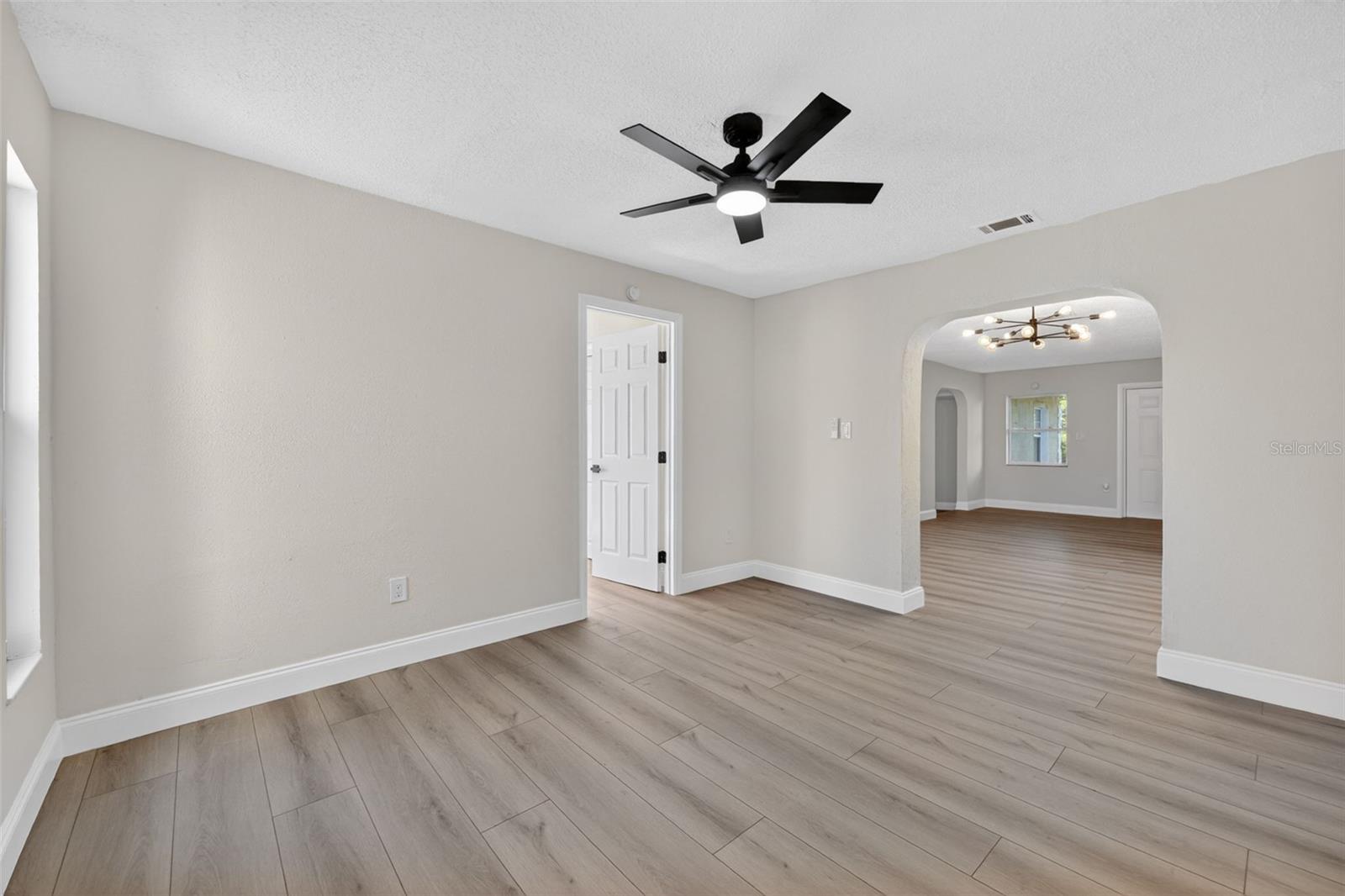 Image 10 of 20 For 11781 128th Avenue