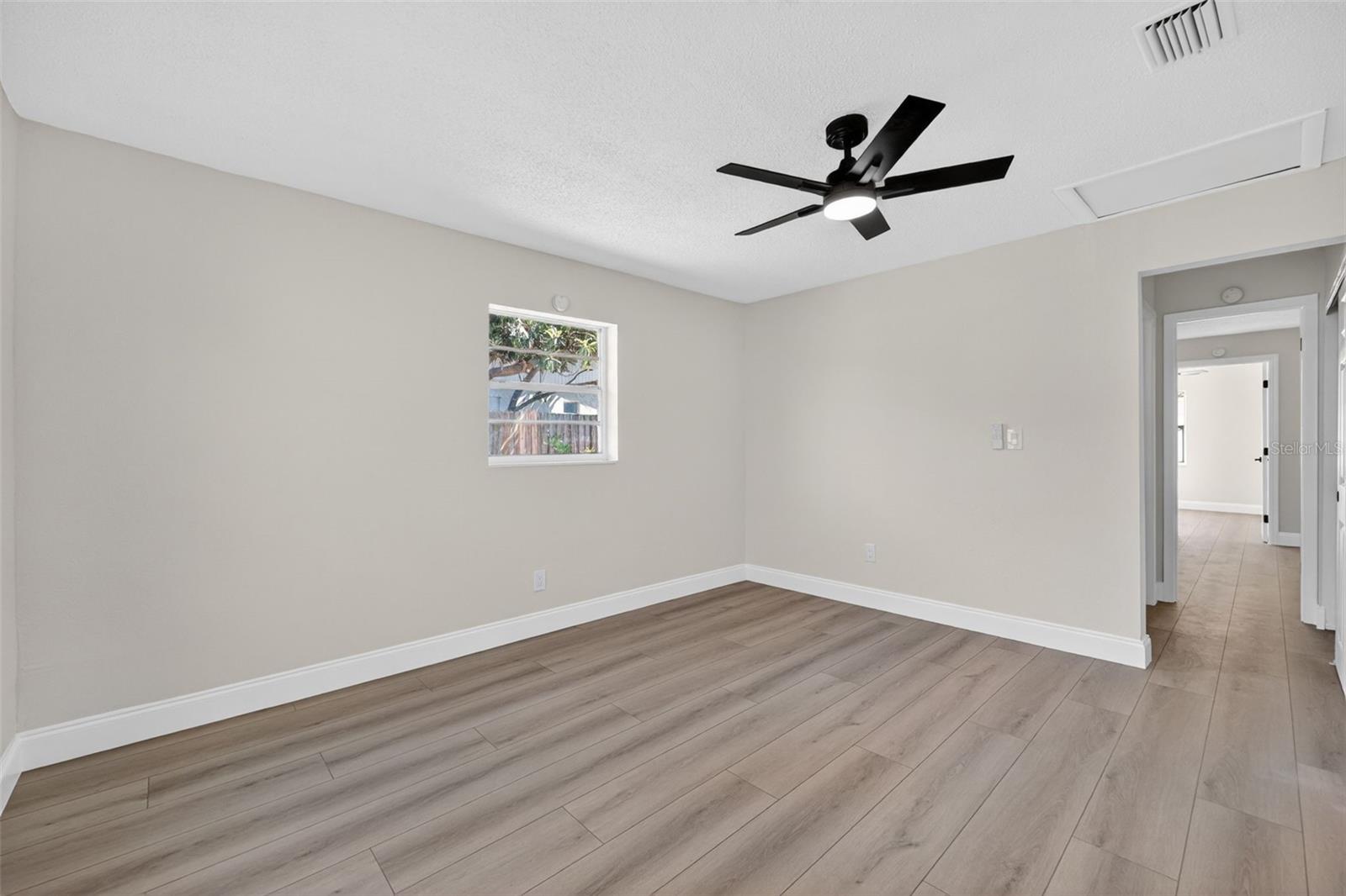 Image 11 of 20 For 11781 128th Avenue