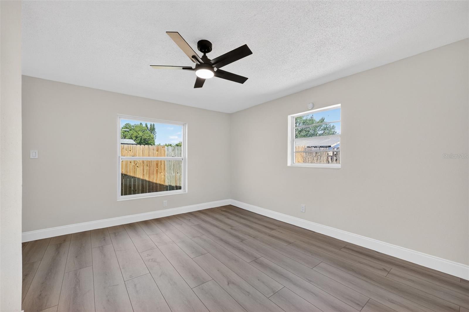 Image 12 of 20 For 11781 128th Avenue