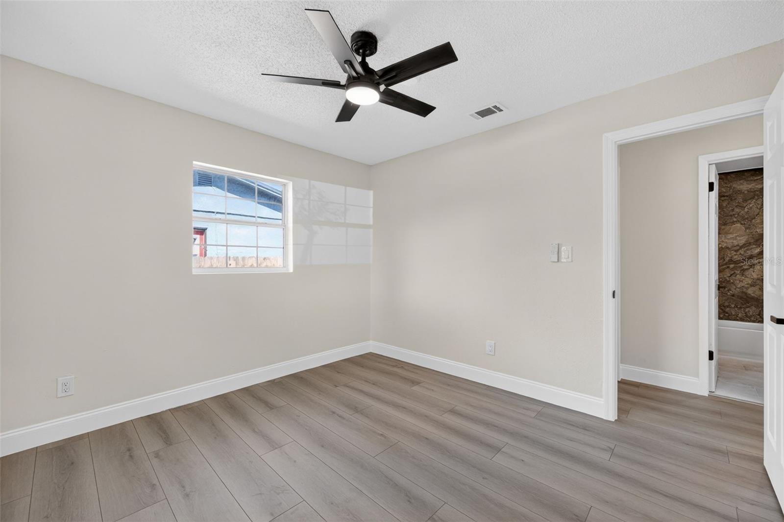 Image 15 of 20 For 11781 128th Avenue