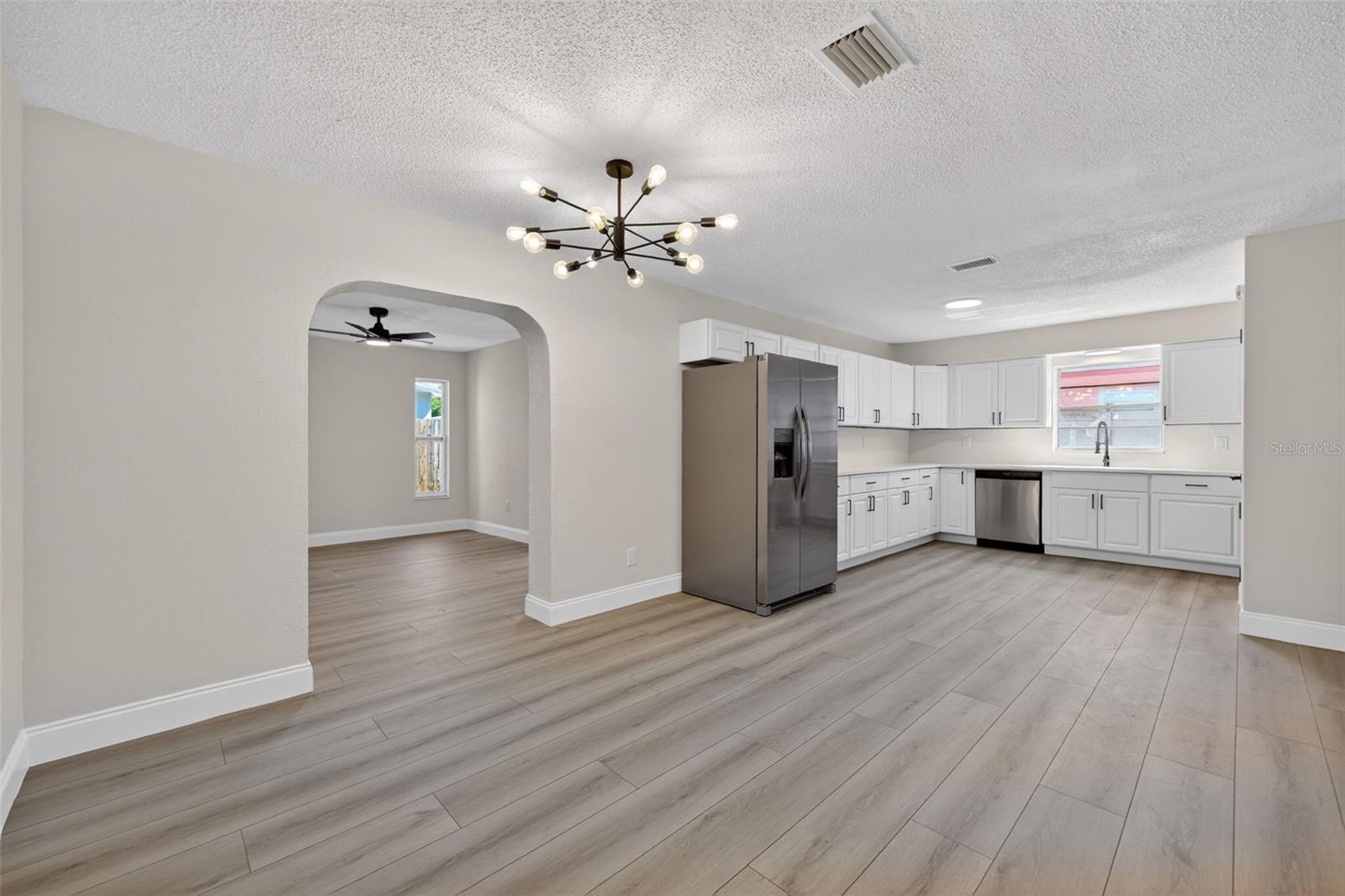 Image 4 of 20 For 11781 128th Avenue