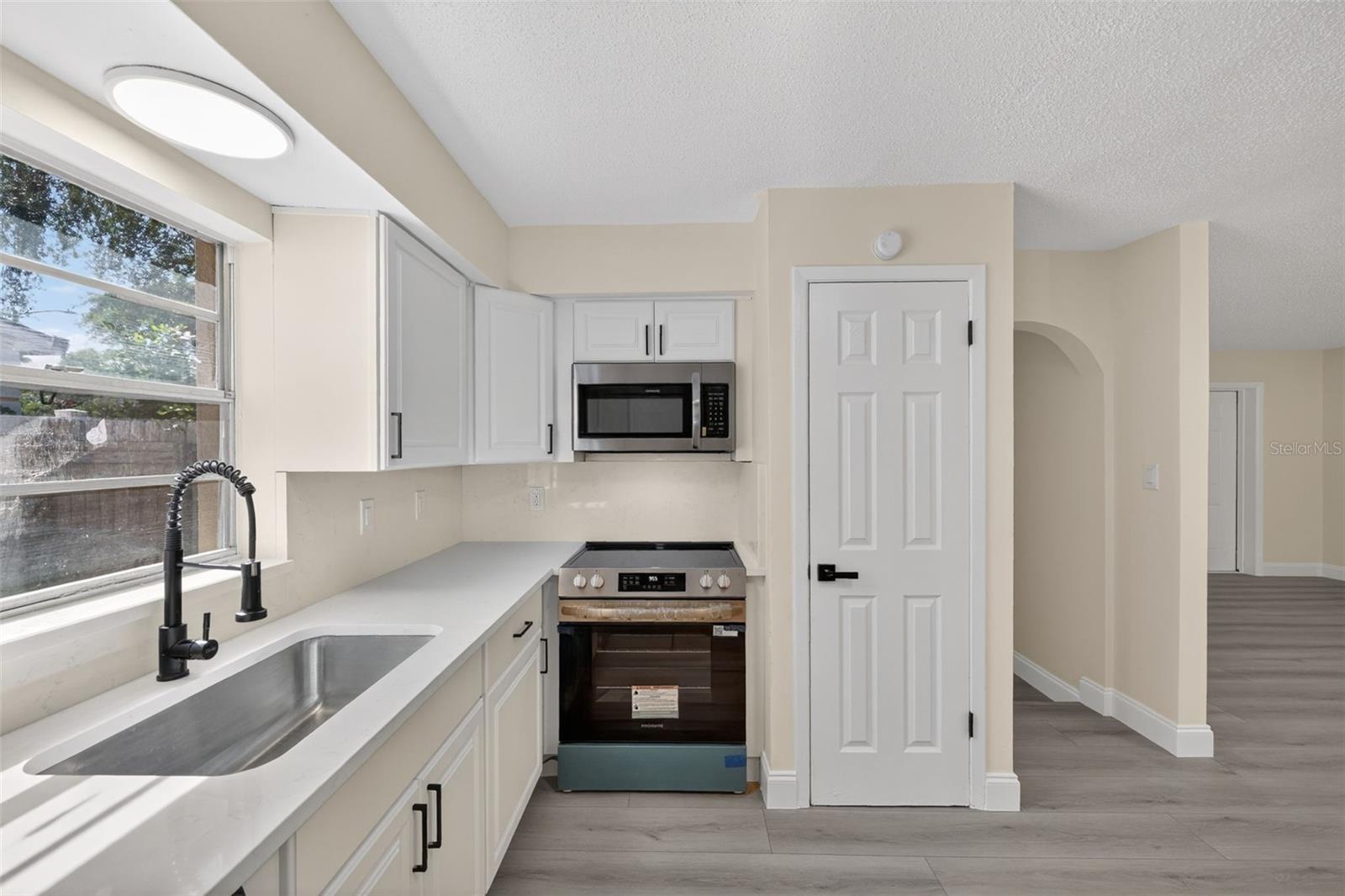 Image 7 of 20 For 11781 128th Avenue