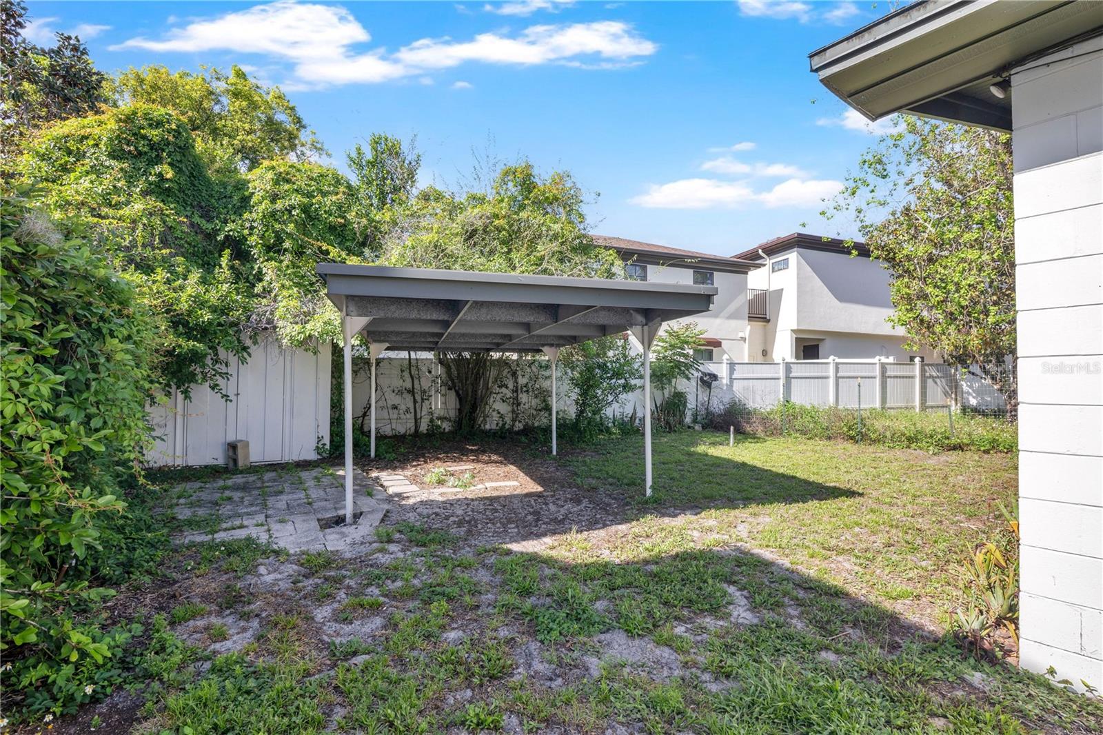 Image 4 of 16 For 521 Fairfax Avenue