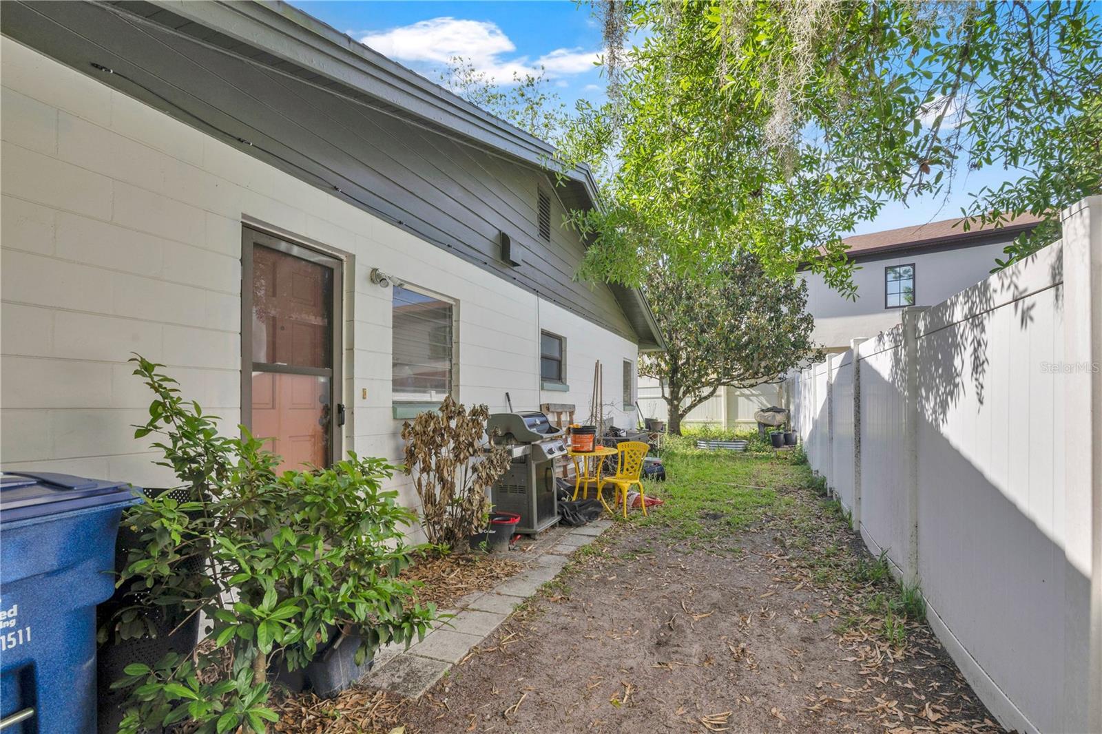 Image 6 of 16 For 521 Fairfax Avenue