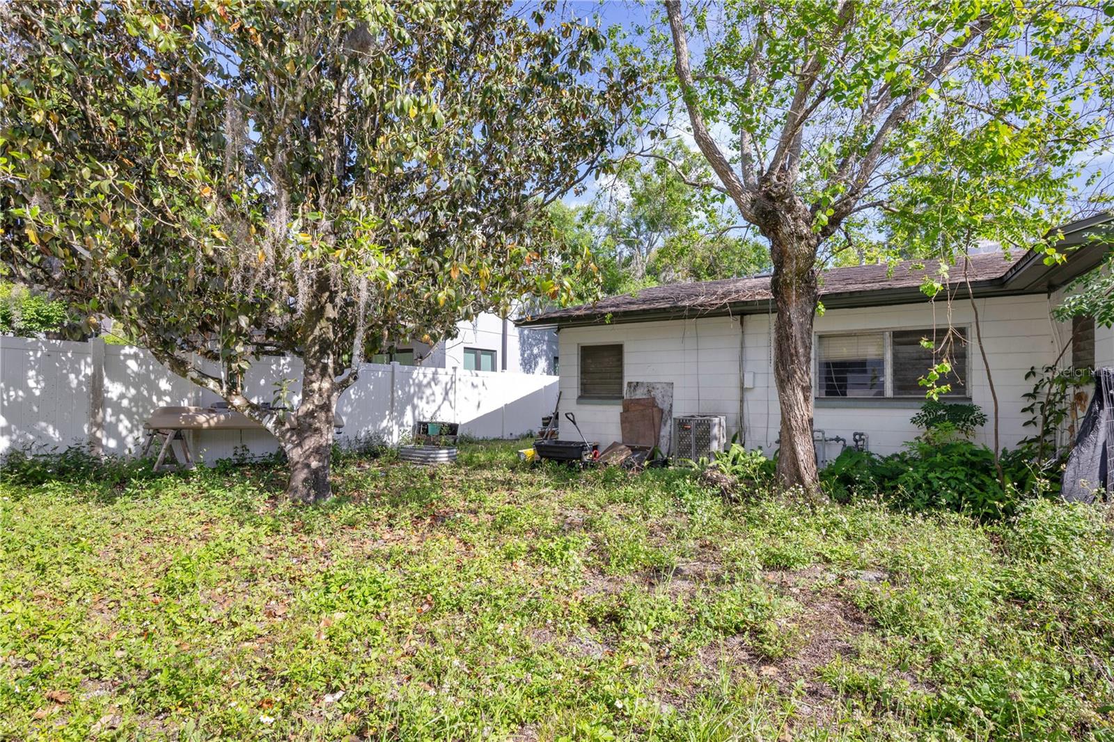 Image 7 of 16 For 521 Fairfax Avenue