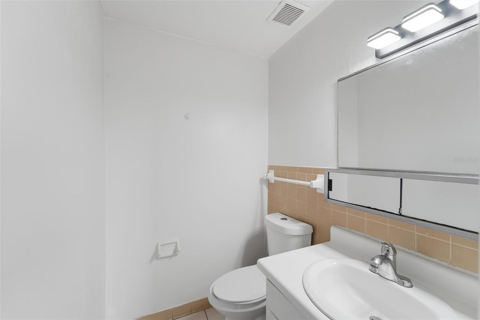 Image 14 of 23 For 1655 Oak Ridge Road D