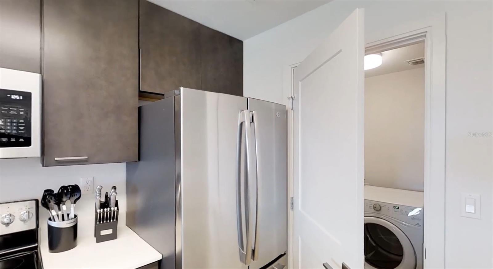 Image 9 of 29 For 14501 Grove Resort Avenue 2423