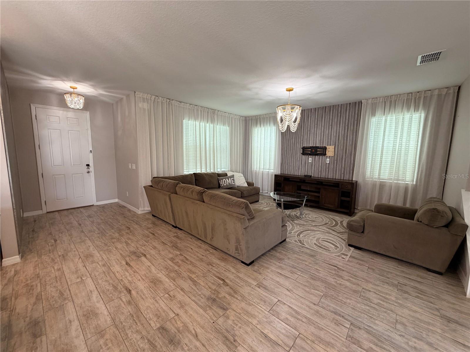 Image 6 of 22 For 11153 Green Citron Alley