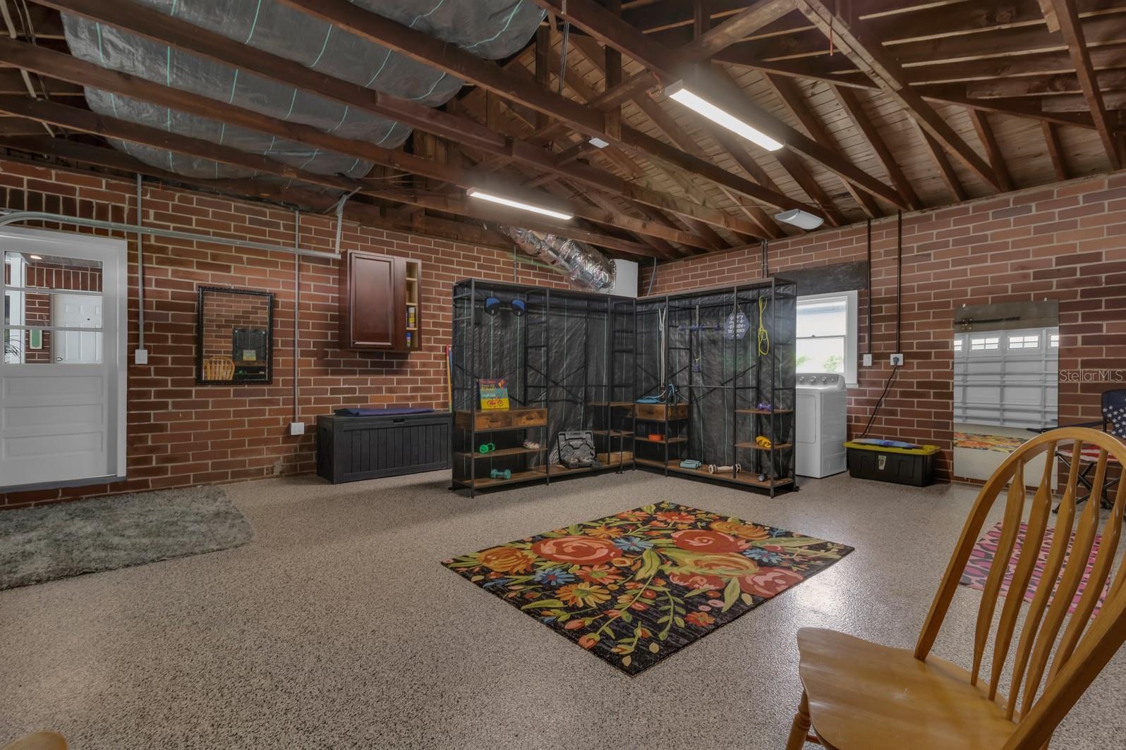 Image 17 of 21 For 1322 Riverside Drive