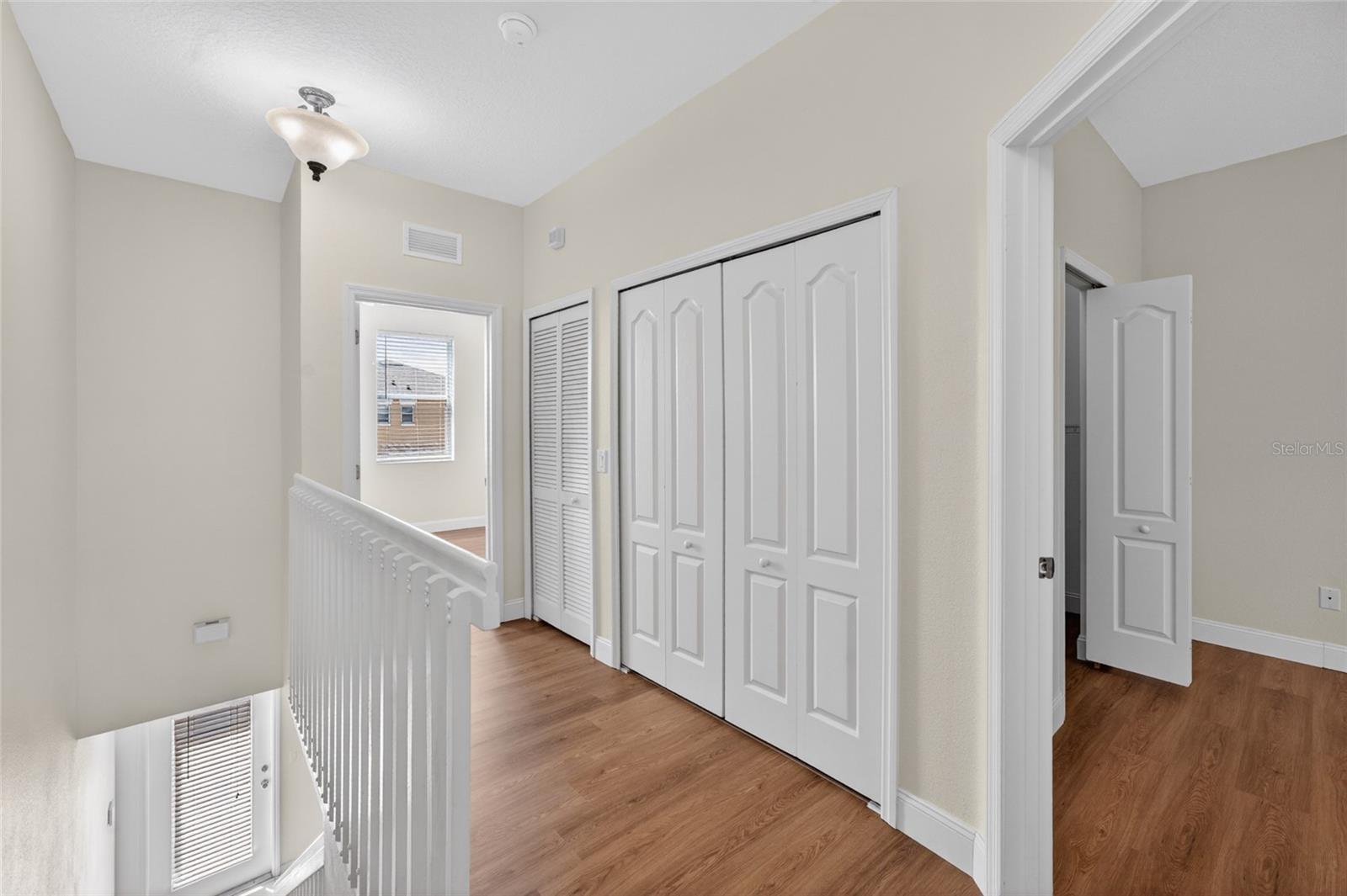 Image 19 of 46 For 216 Deepcove Road