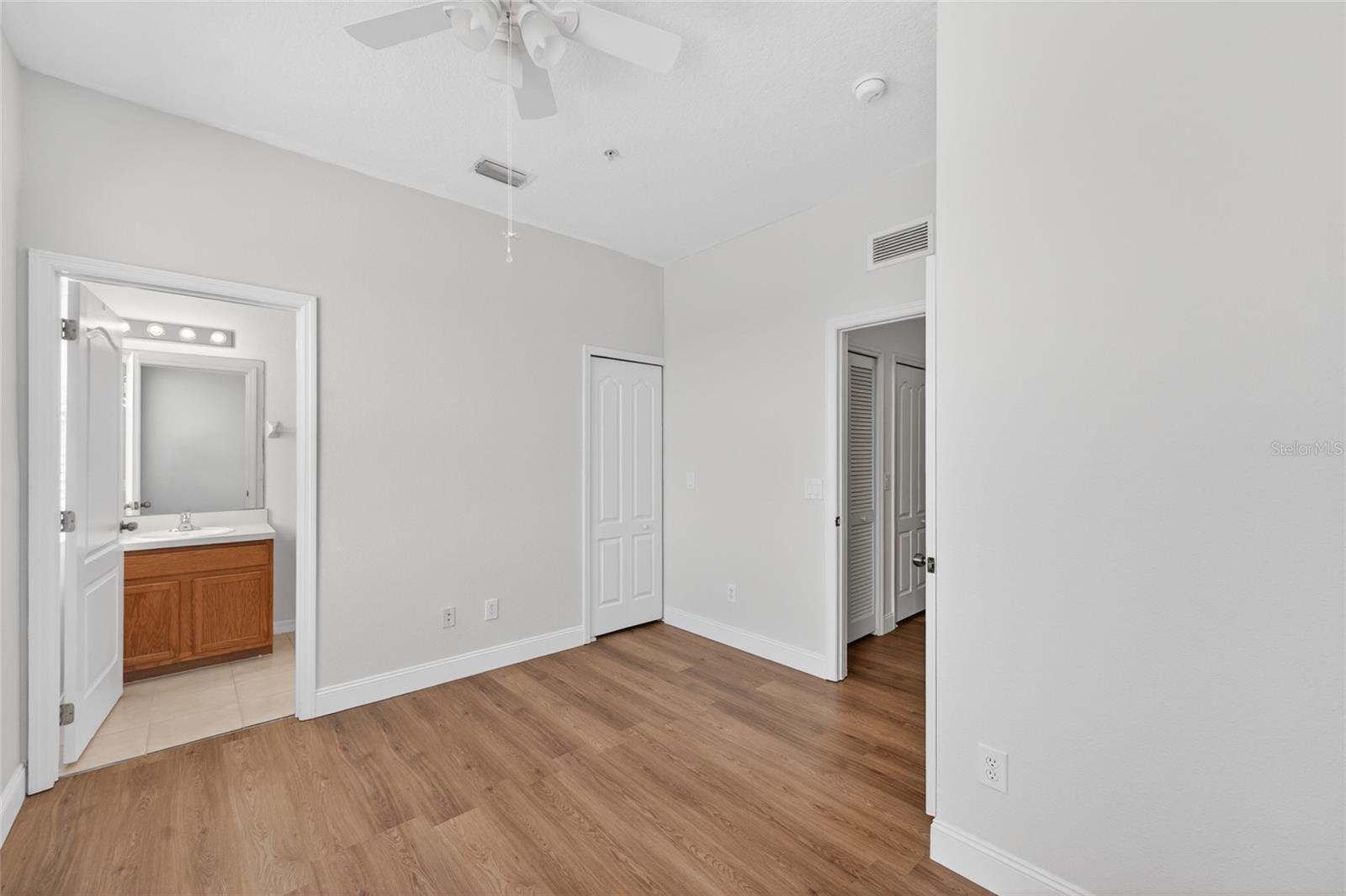 Image 21 of 46 For 216 Deepcove Road