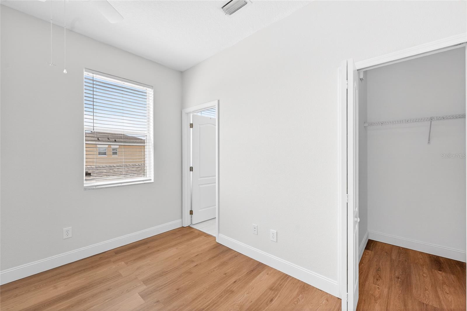 Image 26 of 46 For 216 Deepcove Road