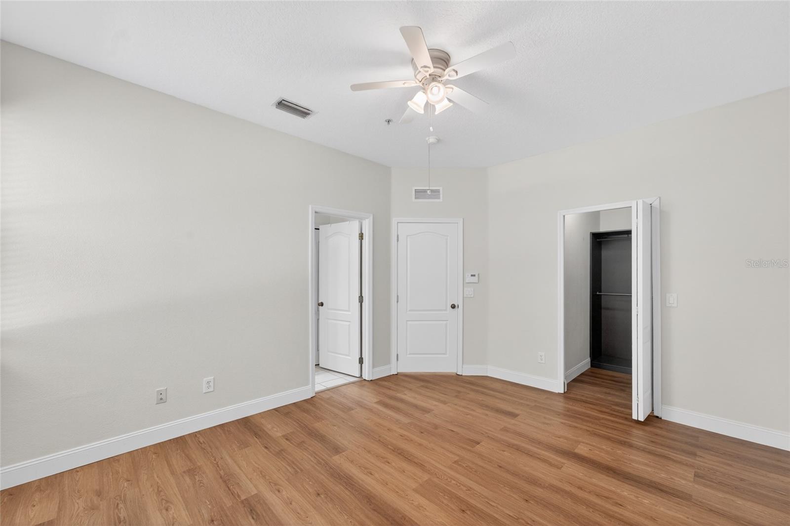 Image 28 of 46 For 216 Deepcove Road