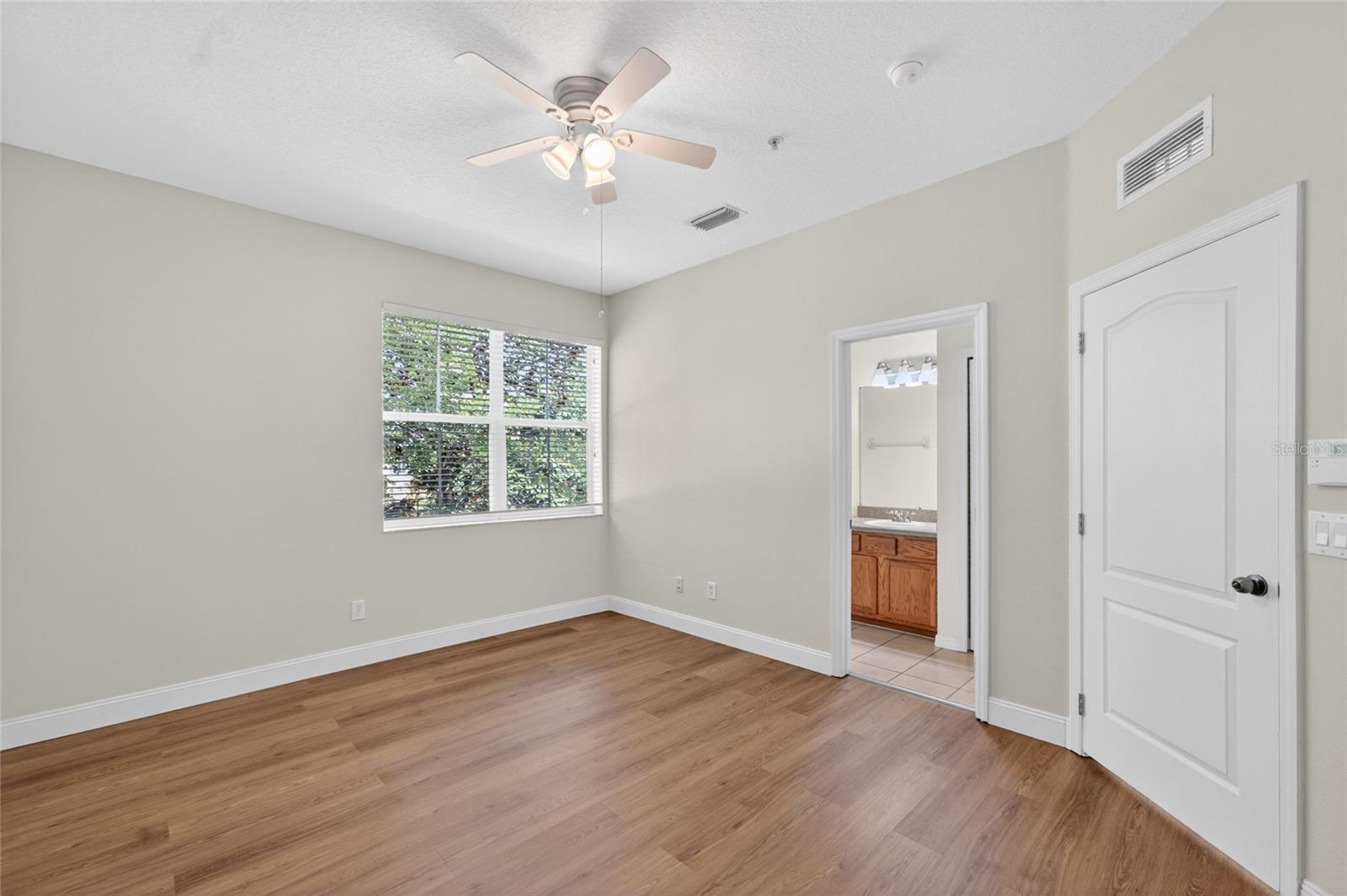 Image 31 of 46 For 216 Deepcove Road