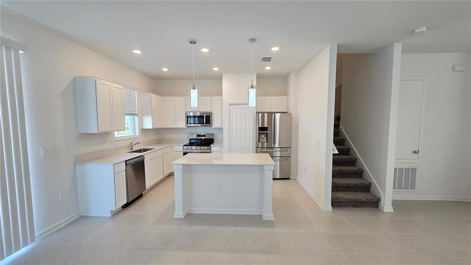 Image 12 of 82 For 2664 Armstrong Avenue