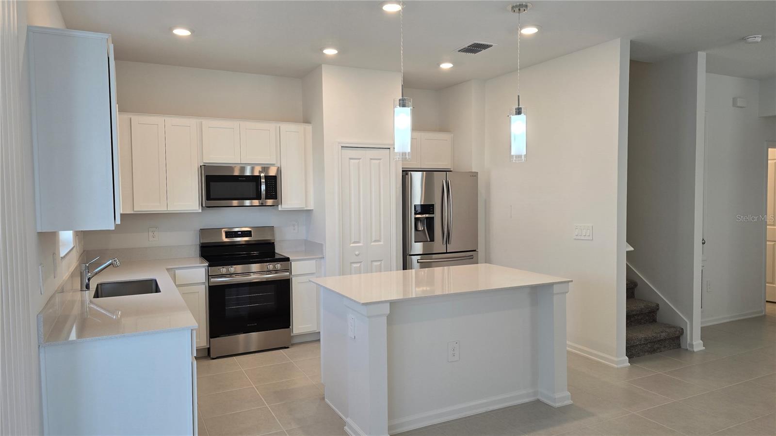 Image 13 of 82 For 2664 Armstrong Avenue