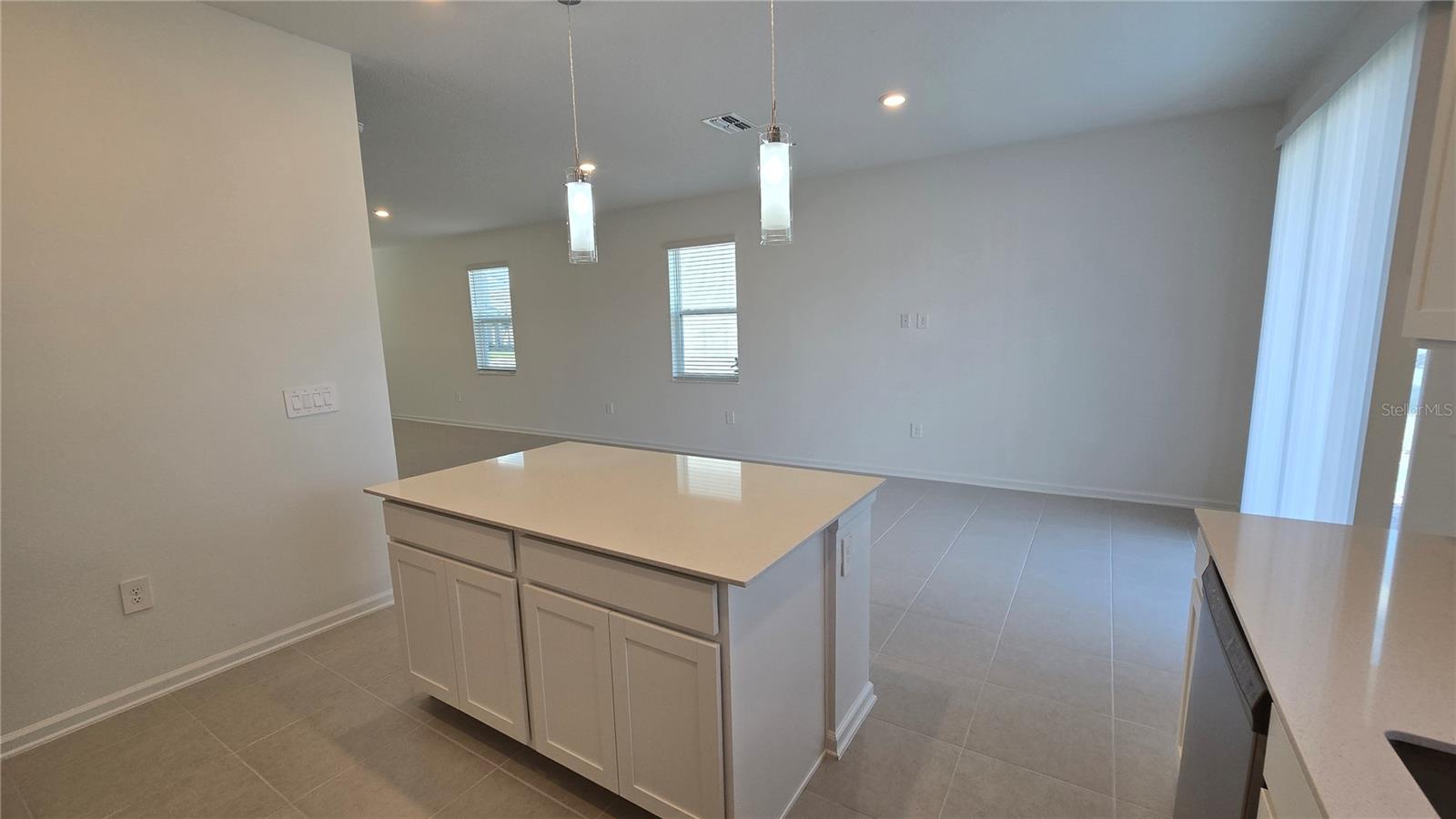 Image 18 of 82 For 2664 Armstrong Avenue