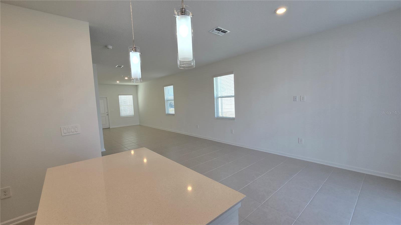 Image 19 of 82 For 2664 Armstrong Avenue