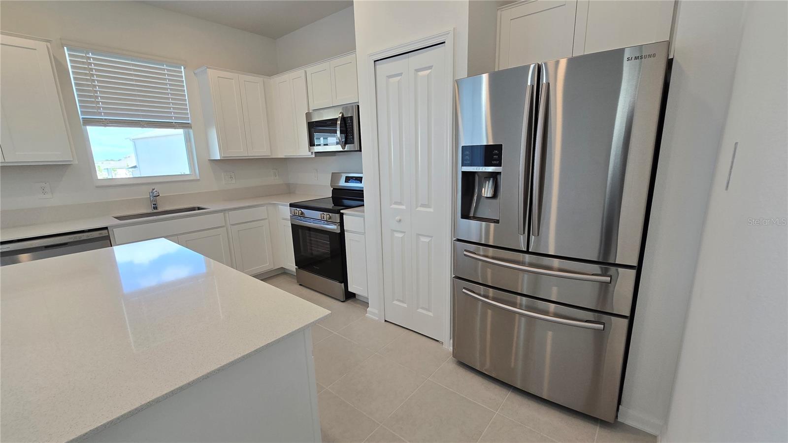 Image 20 of 82 For 2664 Armstrong Avenue