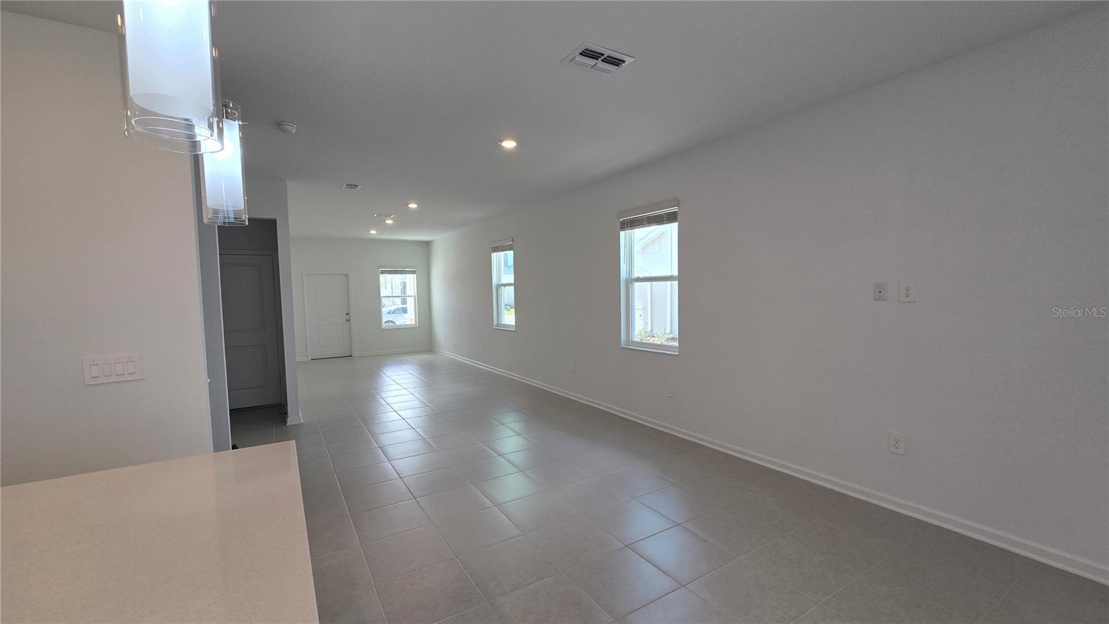 Image 23 of 82 For 2664 Armstrong Avenue