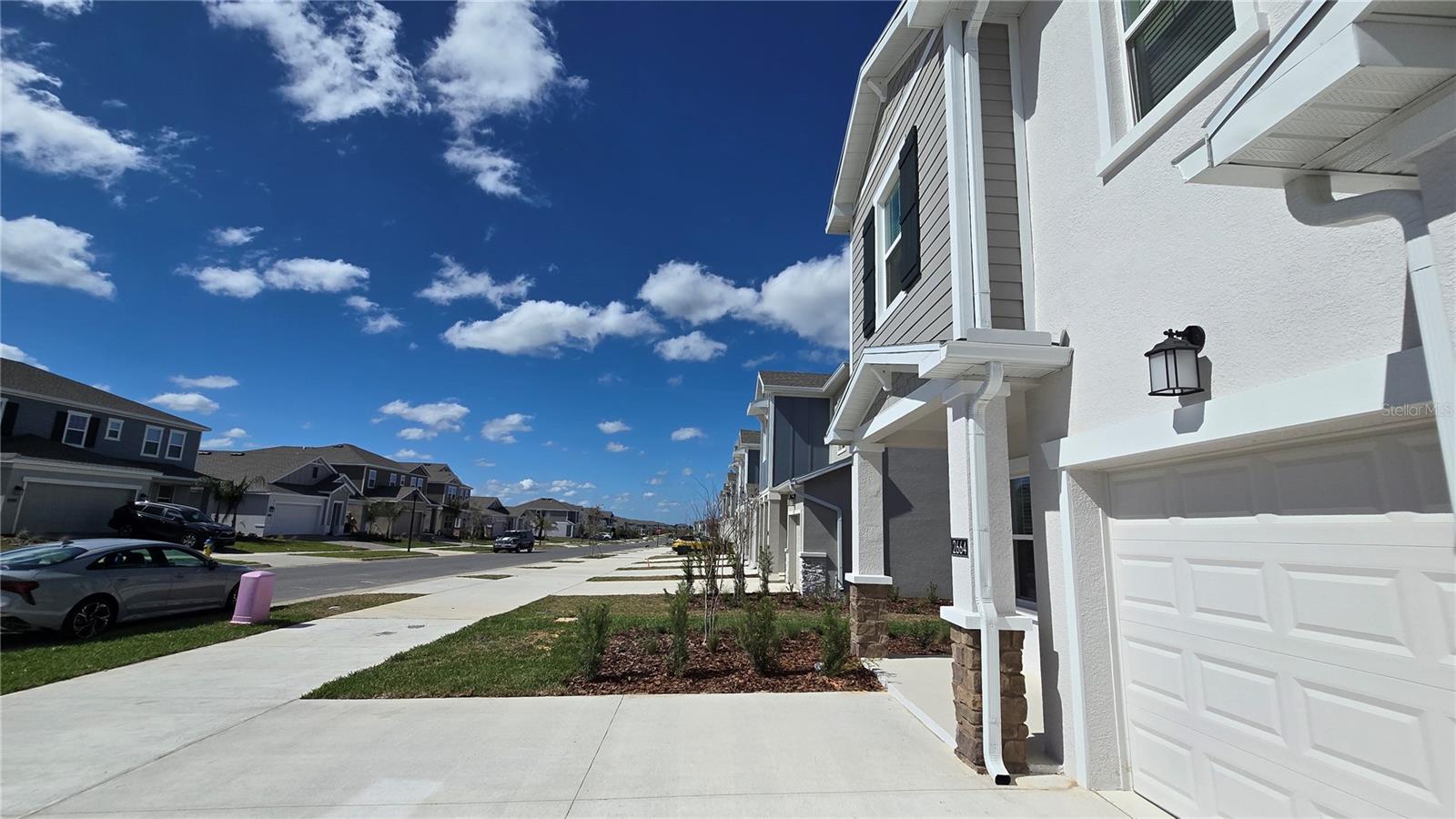 Image 4 of 82 For 2664 Armstrong Avenue