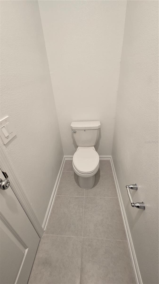 Image 40 of 82 For 2664 Armstrong Avenue