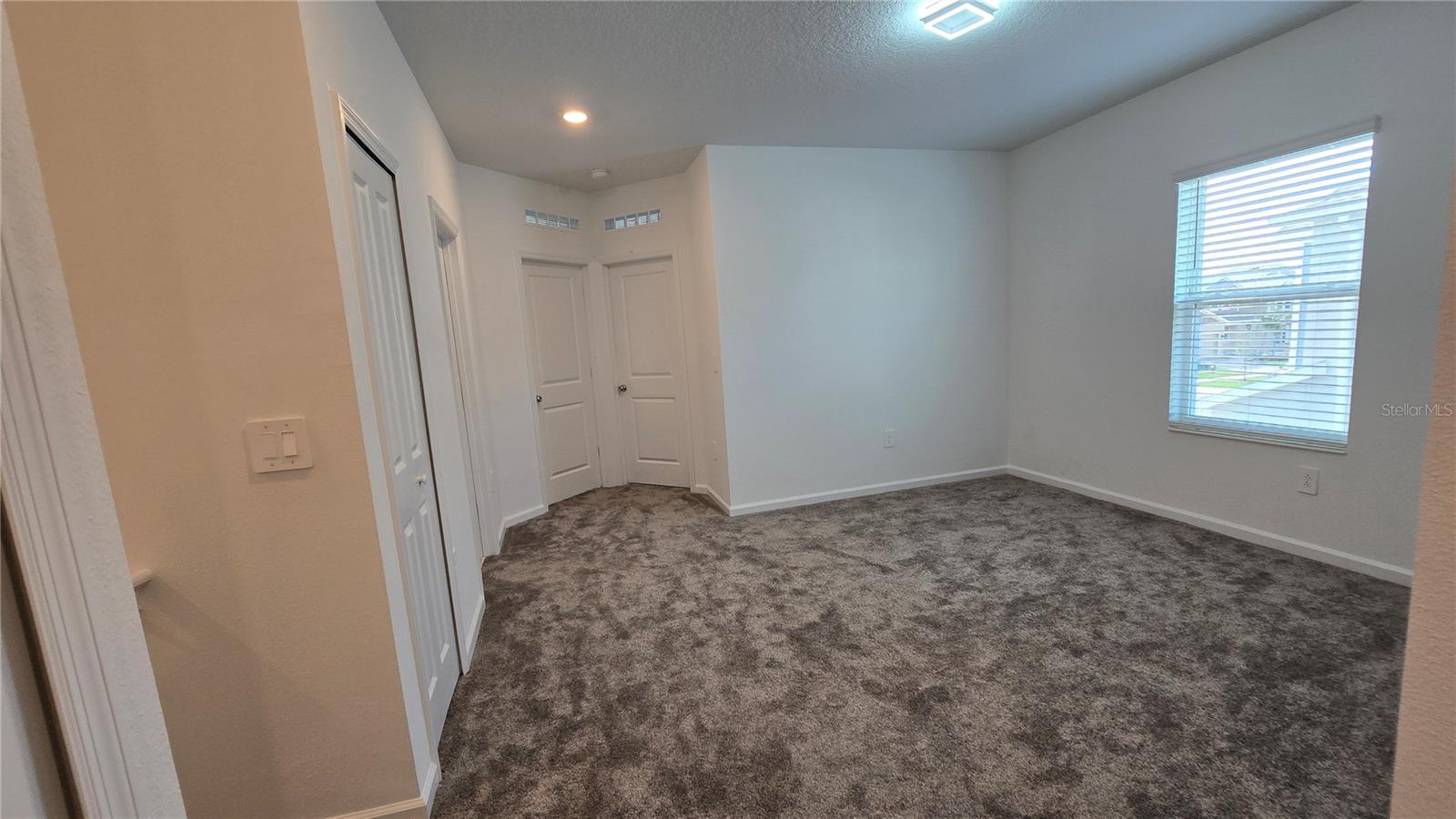 Image 43 of 82 For 2664 Armstrong Avenue