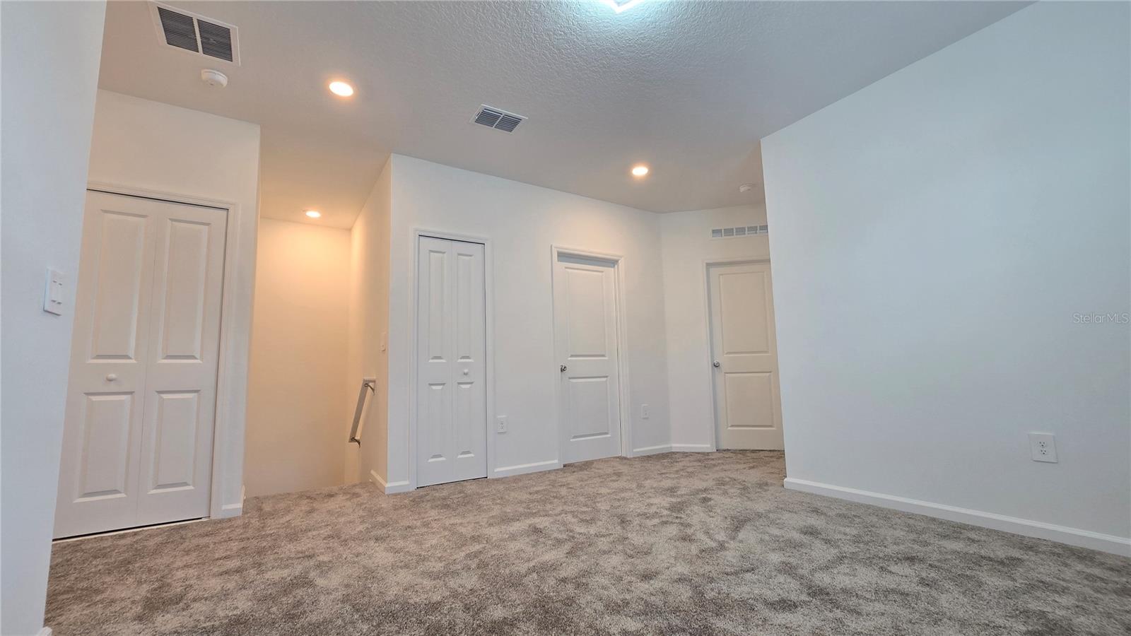 Image 44 of 82 For 2664 Armstrong Avenue