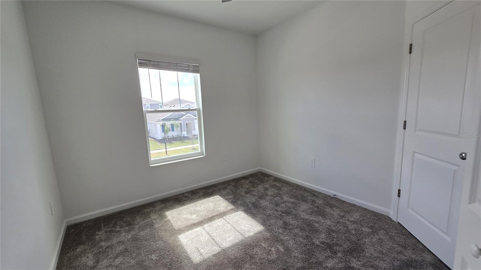 Image 55 of 82 For 2664 Armstrong Avenue